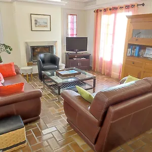  Hébergement de vacances Maison Classée 3 étoiles, Grand Jardin Clos Au Calme Proche Centre Ville, 10 Min Des Plages